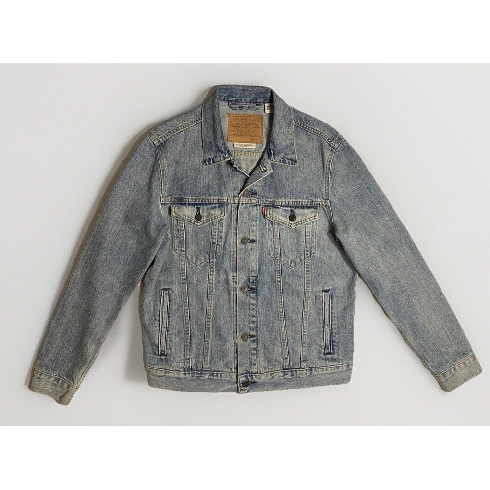 Levi’s Premium Denim Trucker Jacket Men’s Size Med Light Wash Jean Jacket